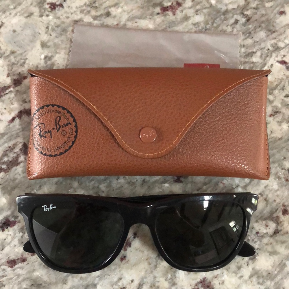 Ray-Ban RB4184 Wayfarer Sunglasses